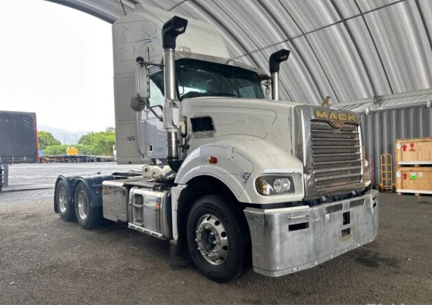 **Wrecking** 2017 Mack Superliner CLXT