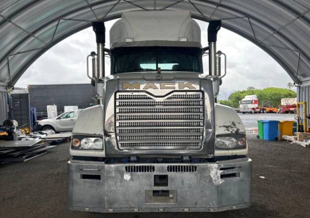 **Wrecking** 2017 Mack Superliner CLXT - Image 58