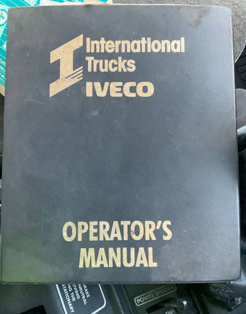 **Wrecking** 2001 International ACCO - Image 3