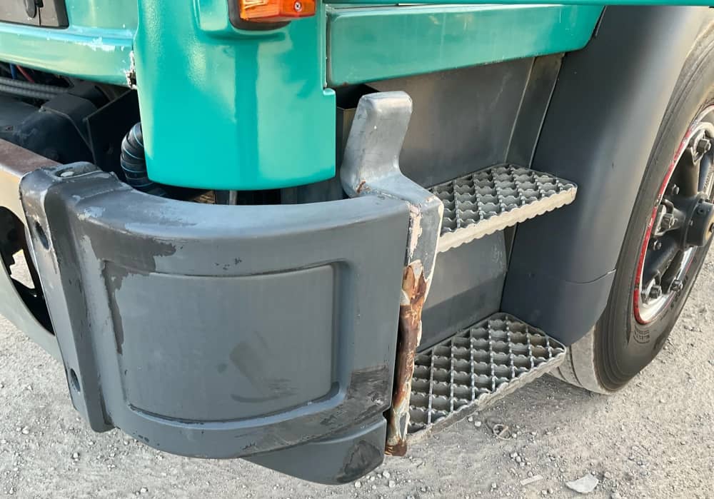 **Wrecking** 2001 International ACCO - Image 8