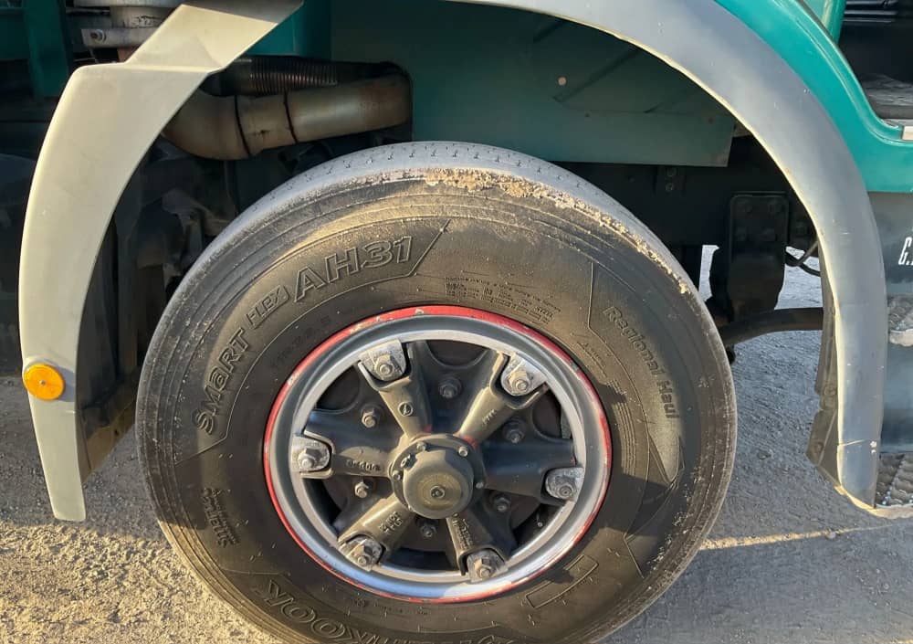 **Wrecking** 2001 International ACCO - Image 10