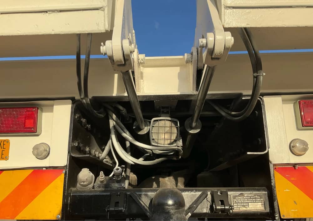 **Wrecking** 2001 International ACCO - Image 17