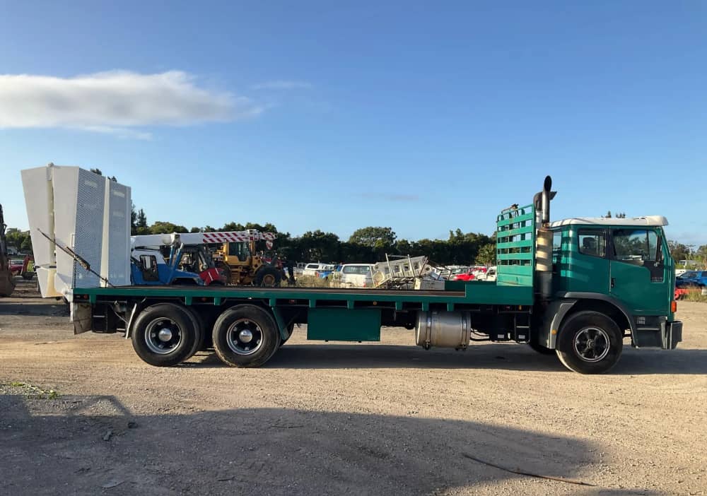 **Wrecking** 2001 International ACCO - Image 27