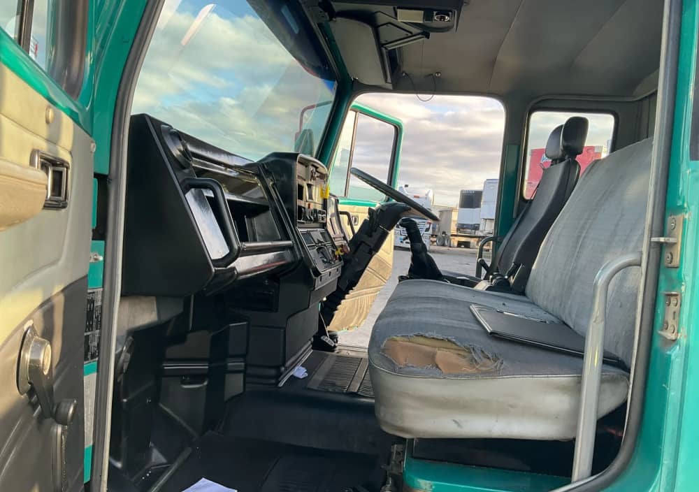 **Wrecking** 2001 International ACCO - Image 28