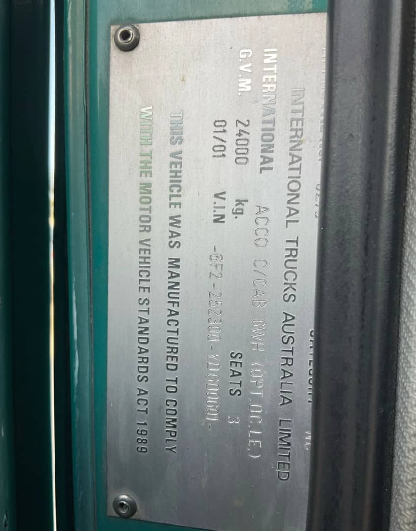 **Wrecking** 2001 International ACCO - Image 32