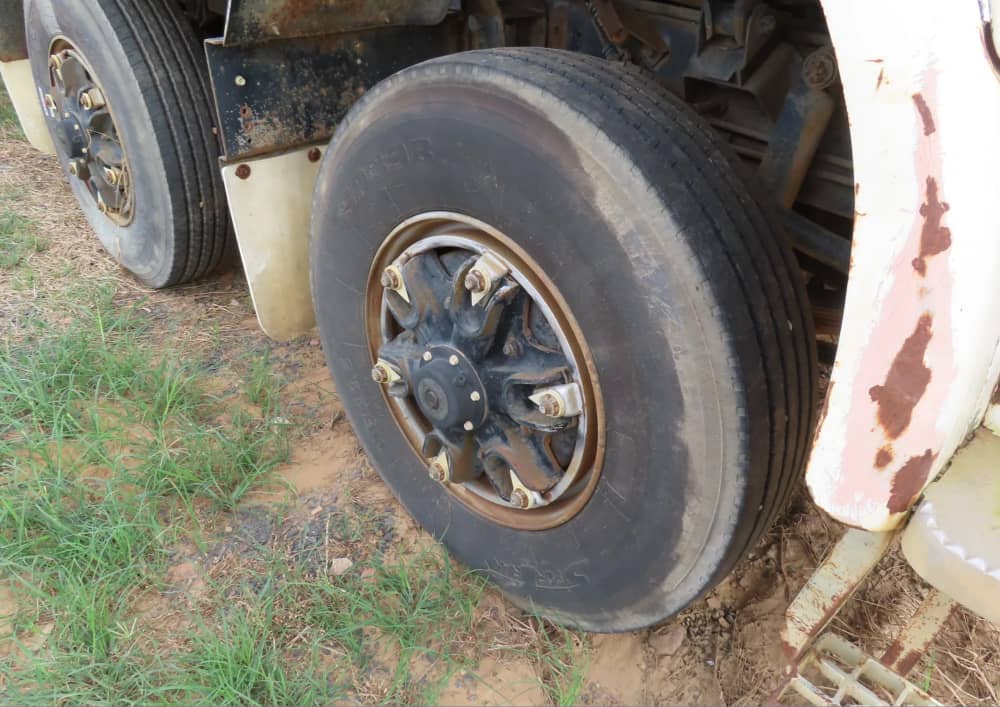 **Wrecking** International TK2670 - Image 18