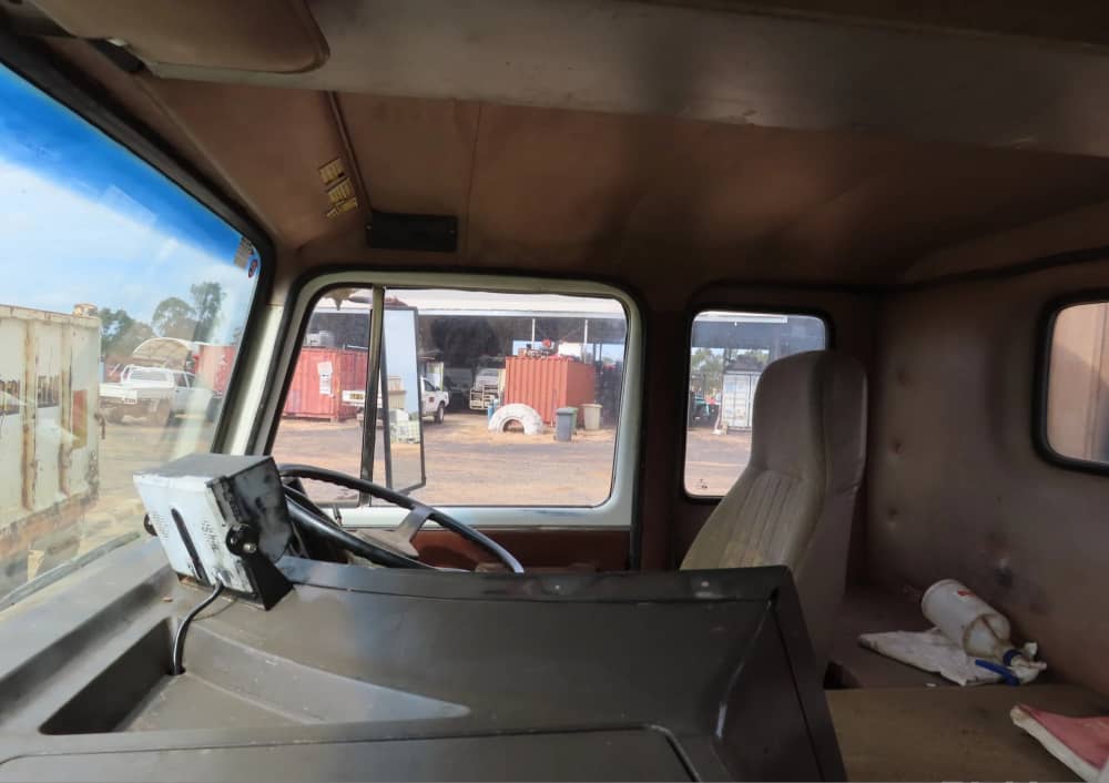 **Wrecking** International TK2670 - Image 21