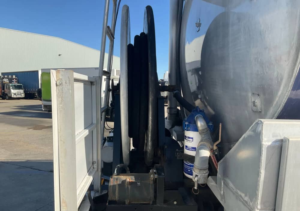 **Wrecking** 1989 International ACCO - Image 13