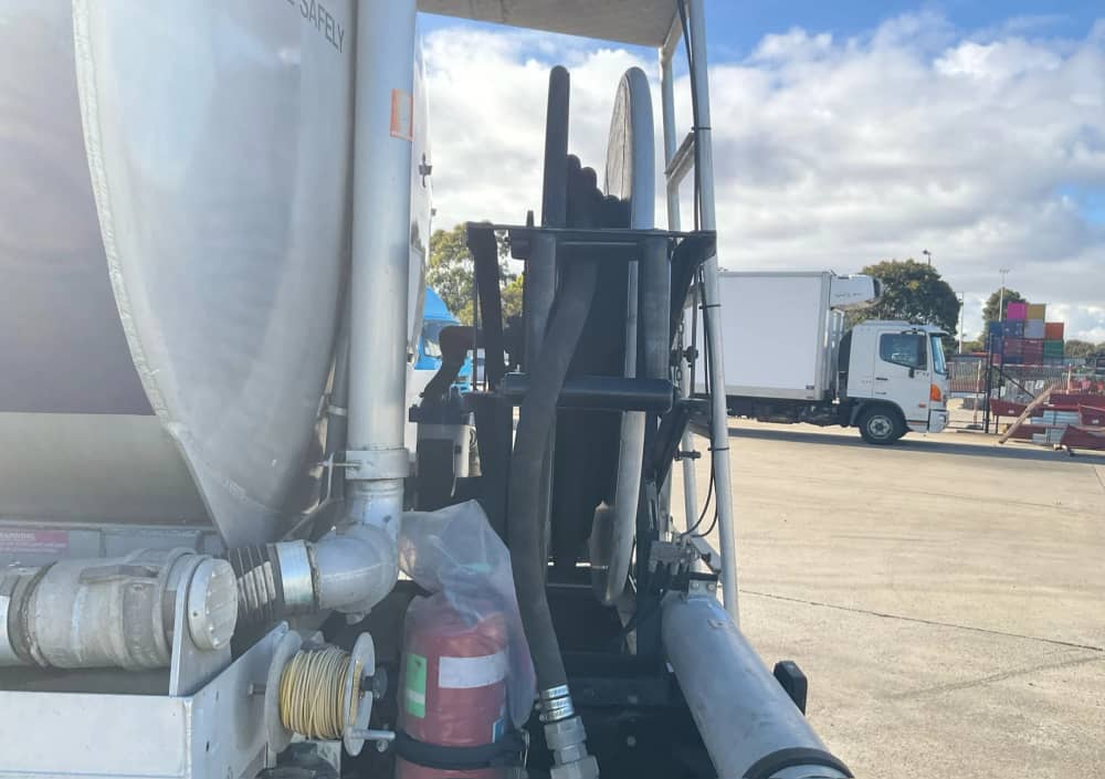 **Wrecking** 1989 International ACCO - Image 14