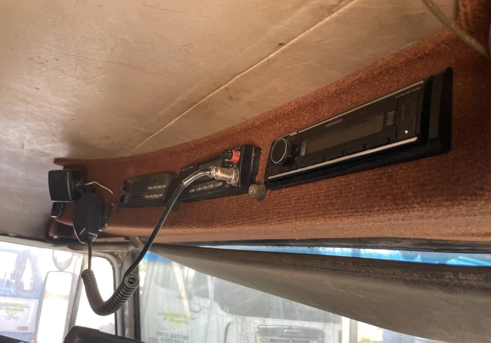 **Wrecking** 1982 International T2670 - Image 8