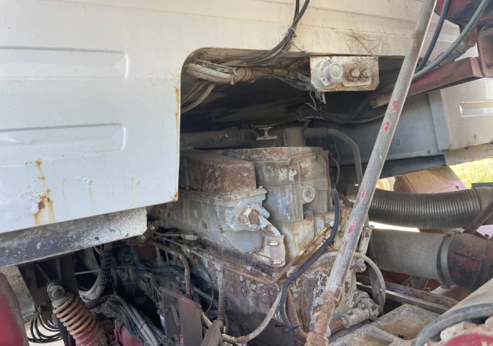 **Wrecking** 1982 International T2670 - Image 19