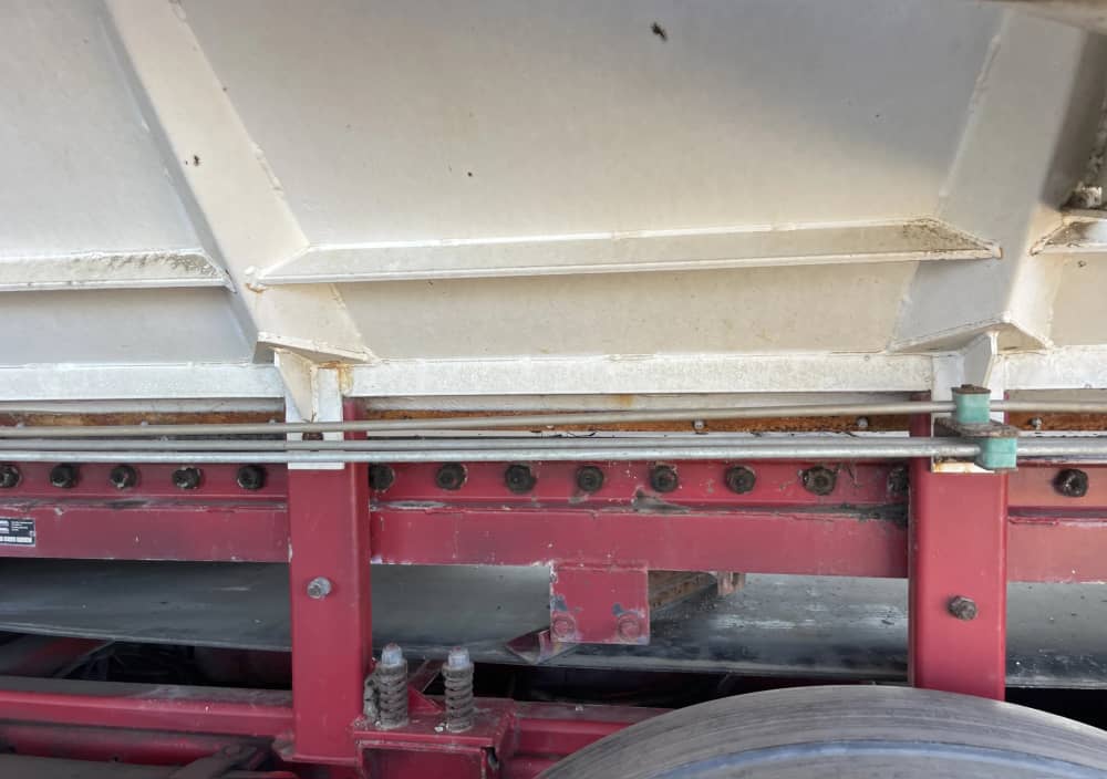 **Wrecking** 1982 International T2670 - Image 20