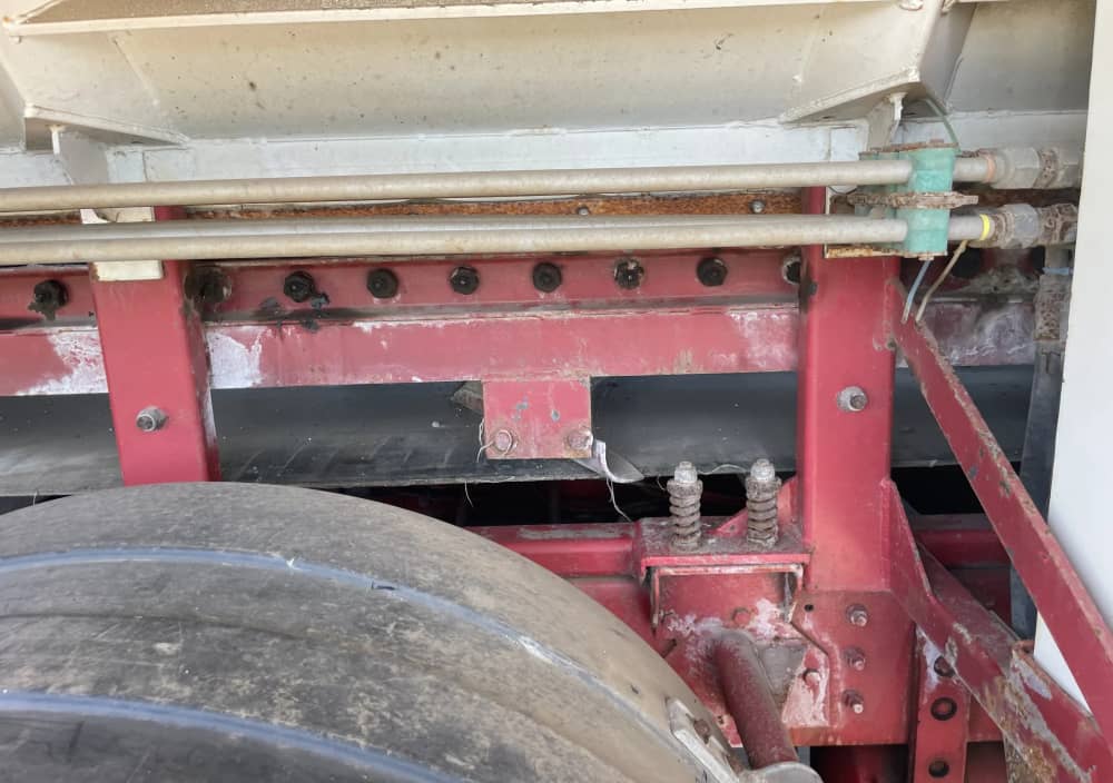 **Wrecking** 1982 International T2670 - Image 33