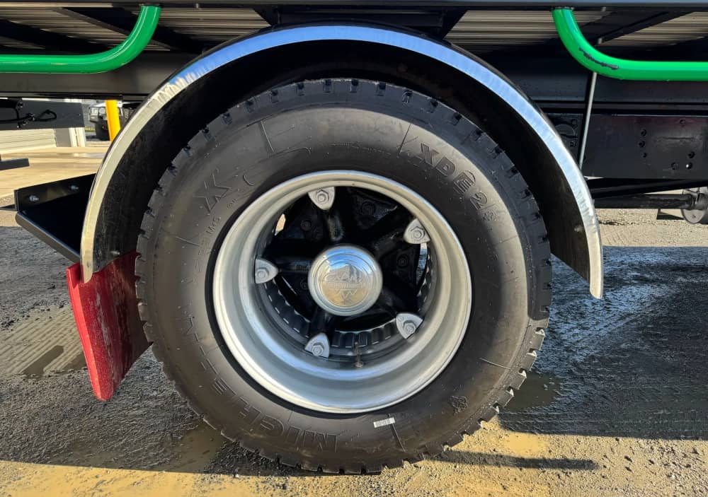 **Wrecking** 1965 International AB180 Series - Image 7