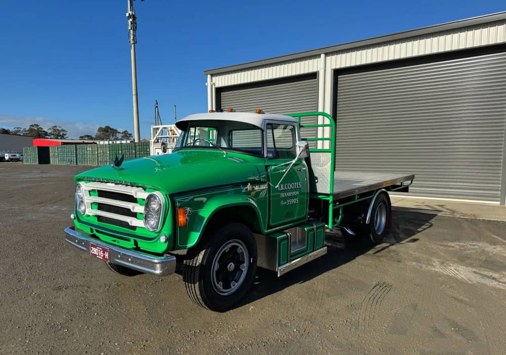 **Wrecking** 1965 International AB180 Series