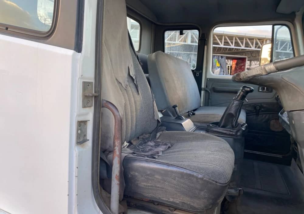 **Wrecking** 1997 International ACCO 2350G - Image 8