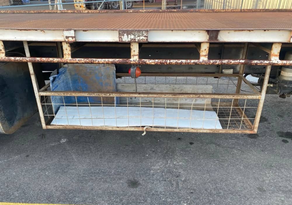 **Wrecking** 1997 International ACCO 2350G - Image 19