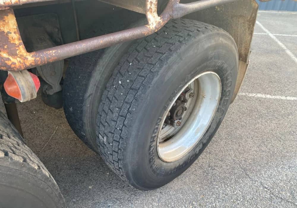 **Wrecking** 1997 International ACCO 2350G - Image 25