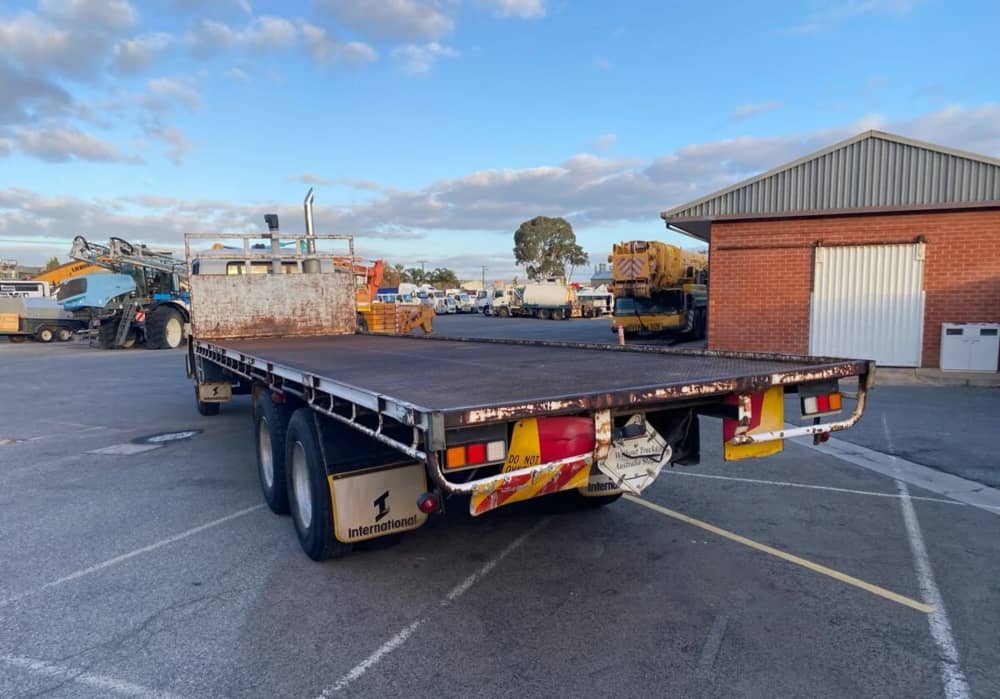 **Wrecking** 1997 International ACCO 2350G - Image 28