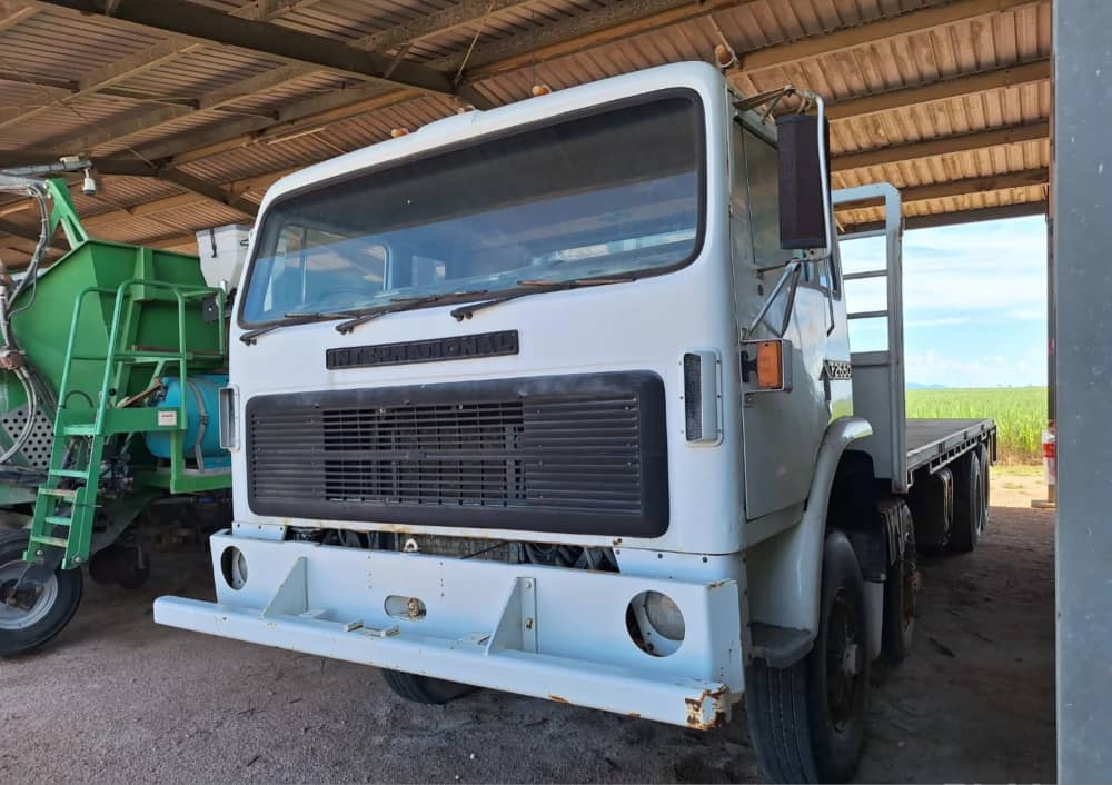 ** Wrecking ** 1984 International ACCO T2650 - Image 26
