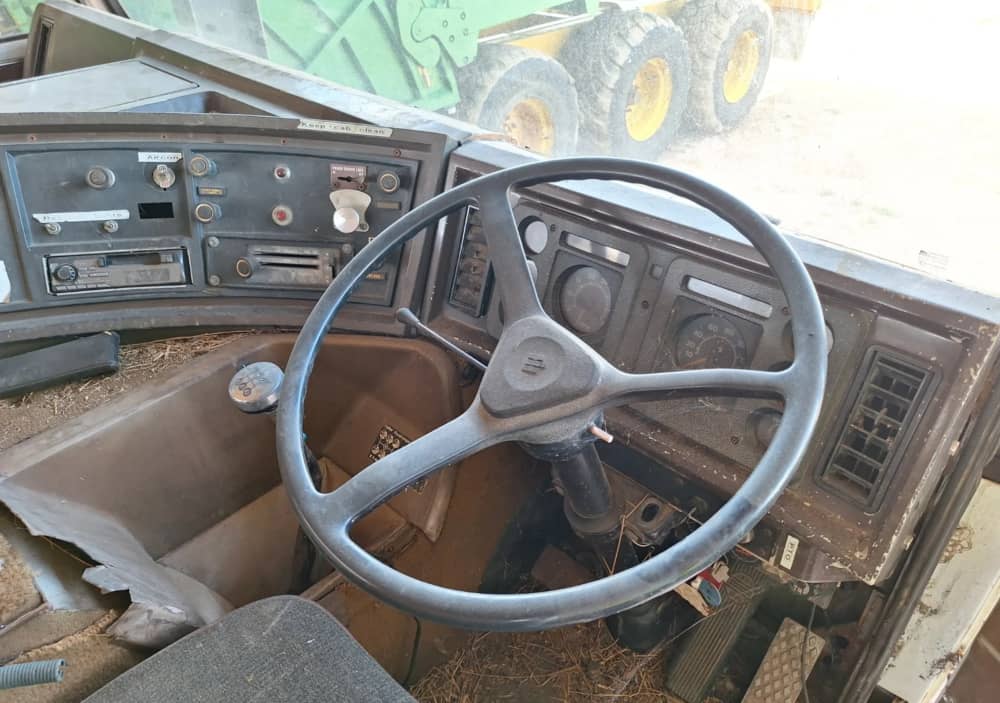 ** Wrecking ** 1984 International ACCO T2650 - Image 28