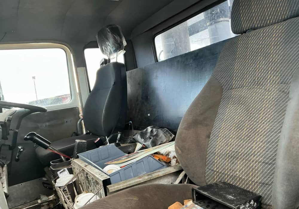 **Wrecking** 1998 International ACCO 2350G - Image 8