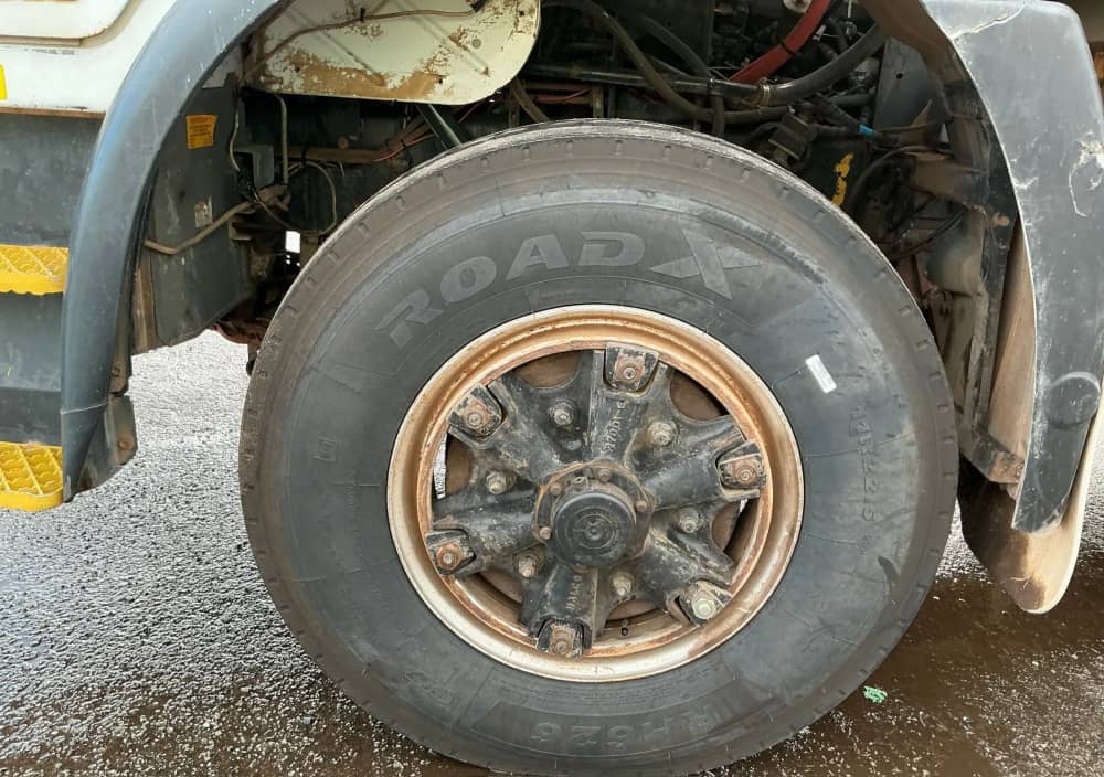 **Wrecking** 1998 International ACCO 2350G - Image 16