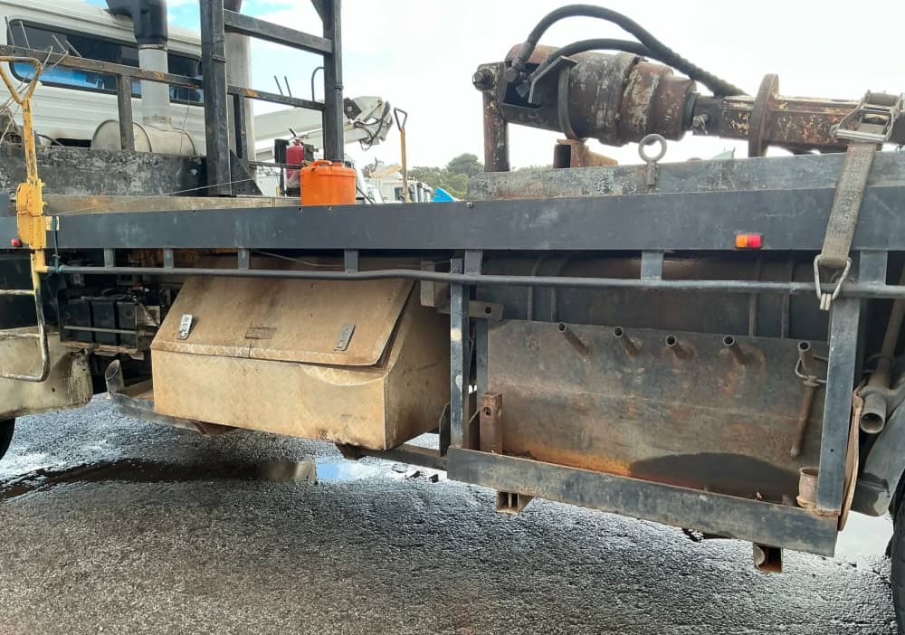 **Wrecking** 1998 International ACCO 2350G - Image 17