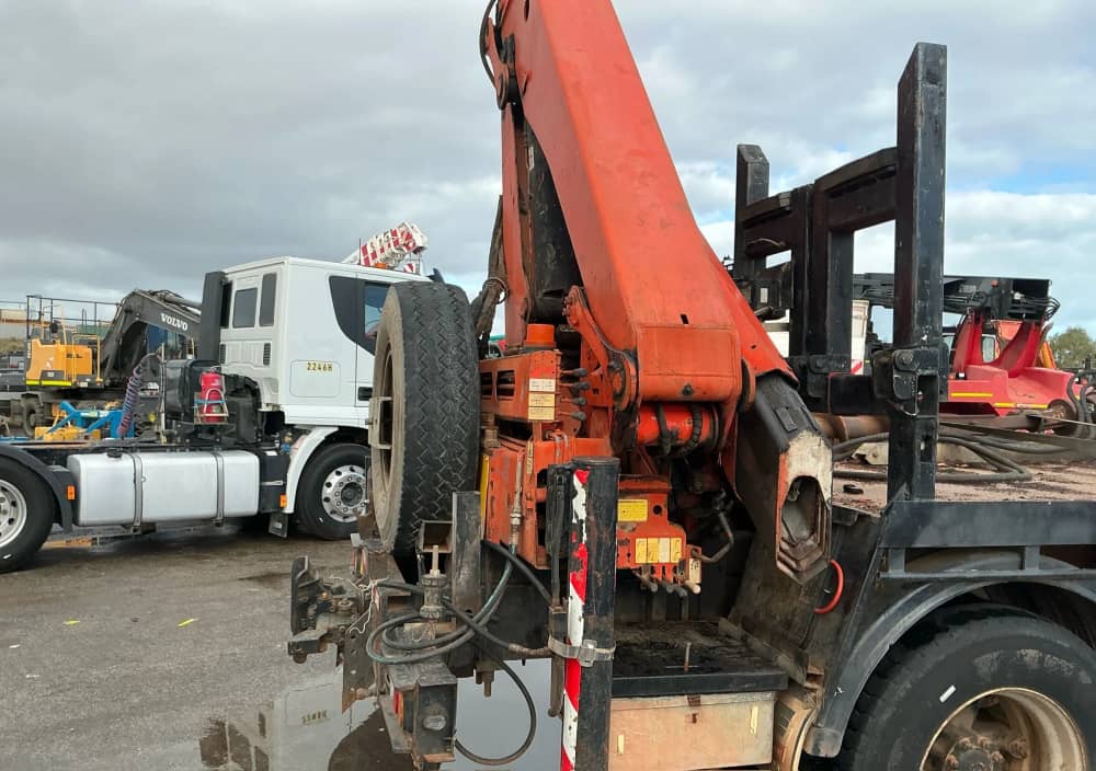 **Wrecking** 1998 International ACCO 2350G - Image 18