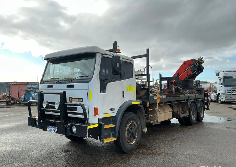 **Wrecking** 1998 International ACCO 2350G - Image 19