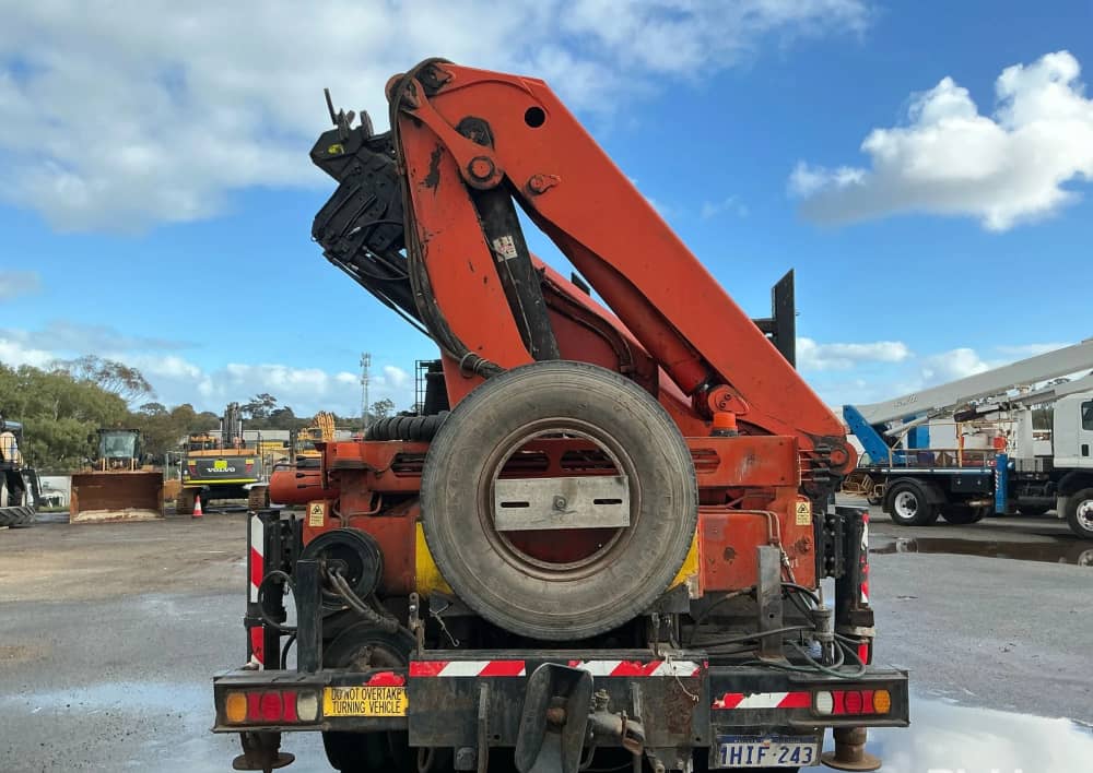 **Wrecking** 1998 International ACCO 2350G - Image 24