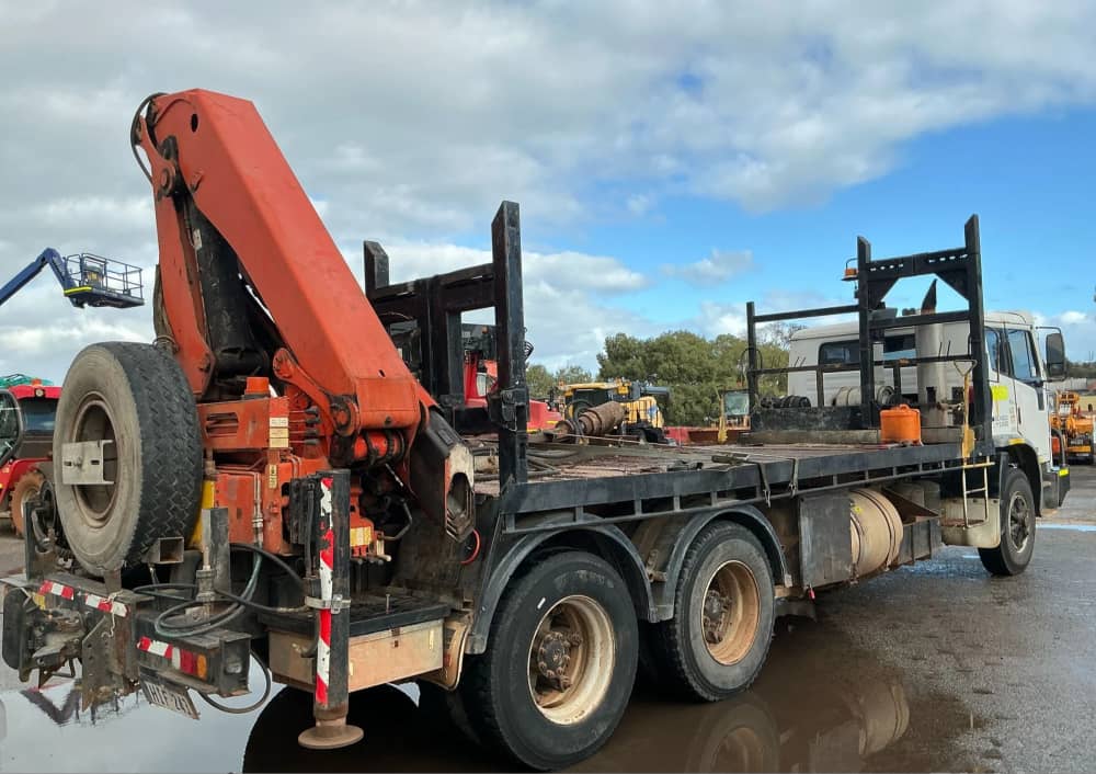 **Wrecking** 1998 International ACCO 2350G - Image 25