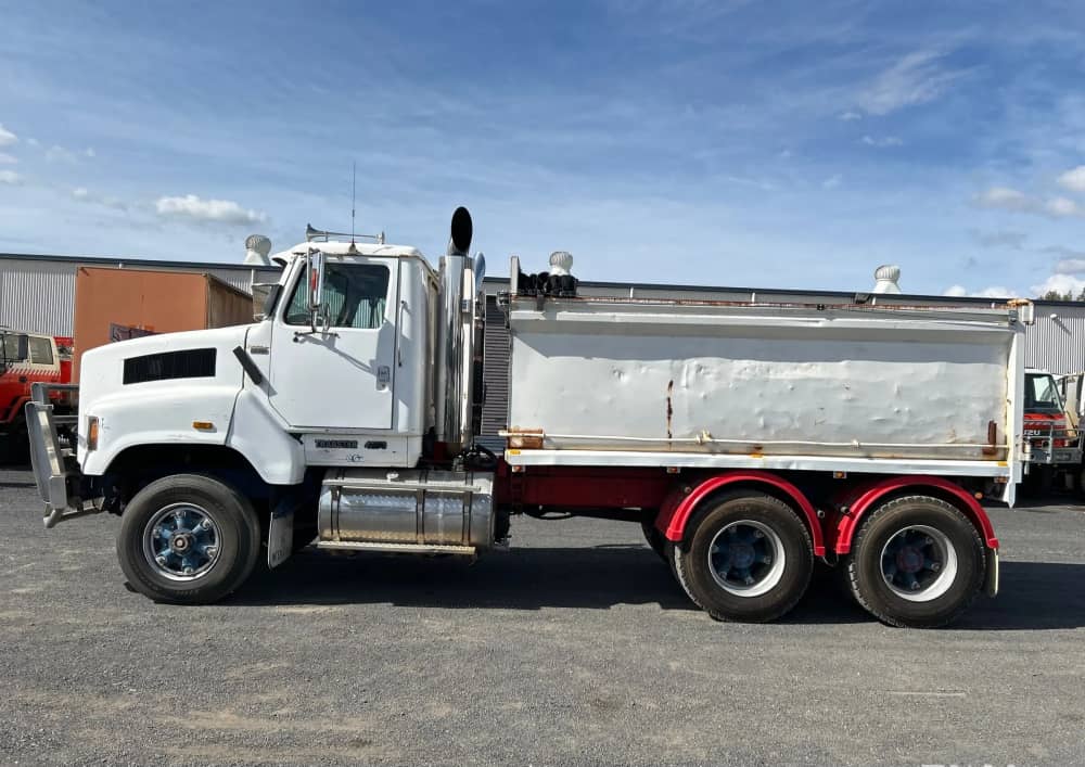 **Wrecking** 1987 International Transtar 4670 - Image 39