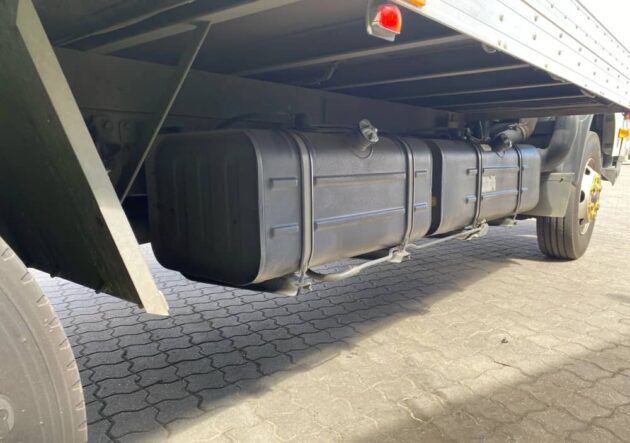 **Wrecking** 2018 Hino 300 921 - Image 3