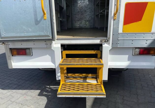 **Wrecking** 2018 Hino 300 921 - Image 10