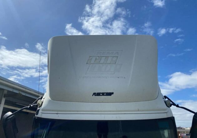 **Wrecking** 2018 Hino 300 921 - Image 14