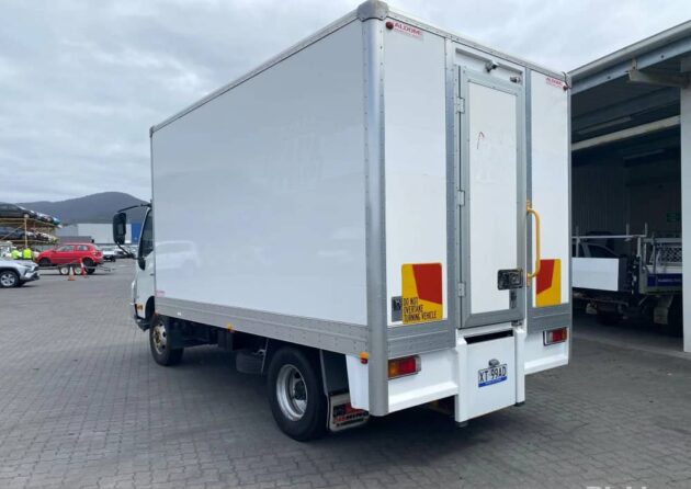**Wrecking** 2018 Hino 300 921 - Image 26