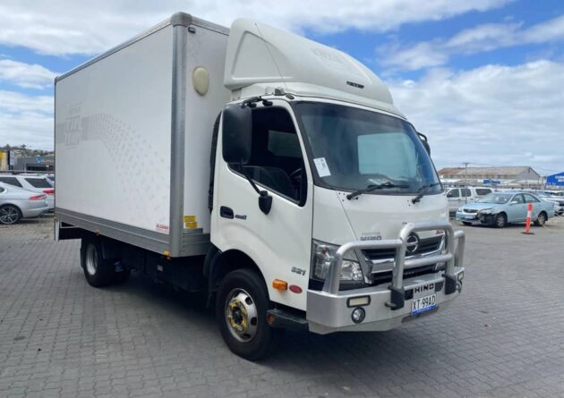 **Wrecking** 2018 Hino 300 921 - Image 27