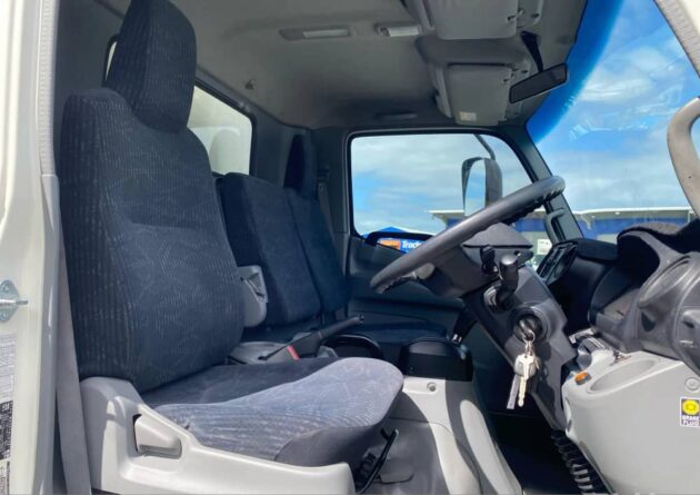 **Wrecking** 2018 Hino 300 921 - Image 30