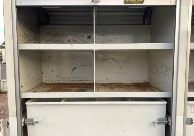 **Wrecking** 2015 Hino 300 716 - Image 11