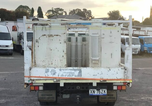 **Wrecking** 2015 Hino 300 716 - Image 28