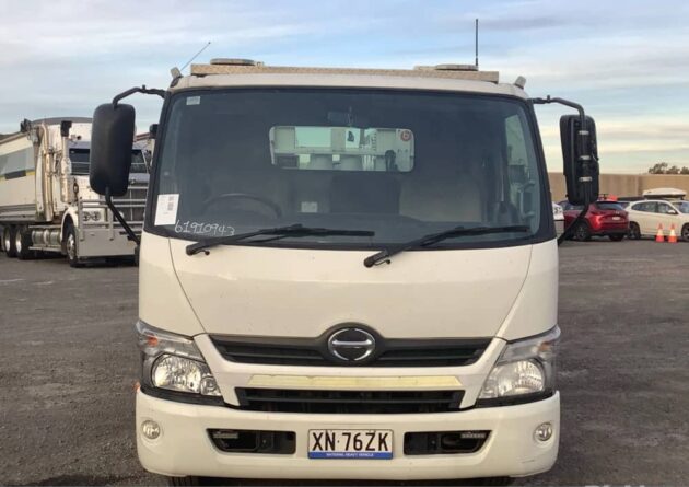 **Wrecking** 2015 Hino 300 716 - Image 29