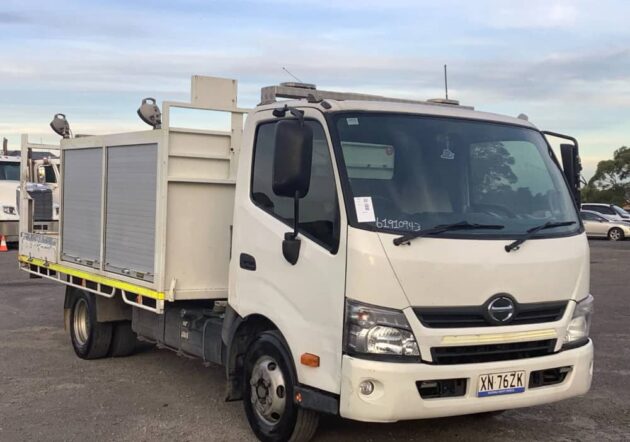 **Wrecking** 2015 Hino 300 716 - Image 30