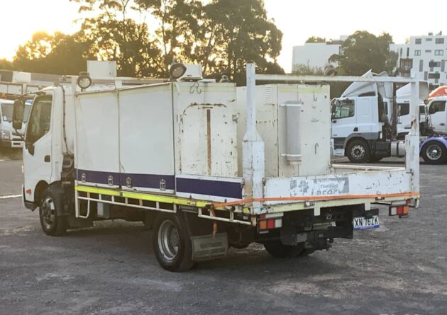 **Wrecking** 2015 Hino 300 716 - Image 31