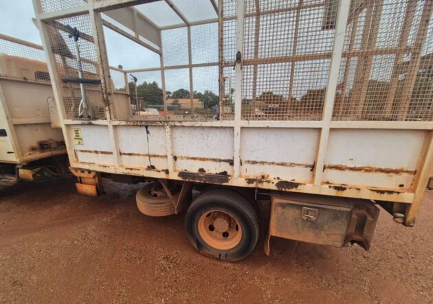 **Wrecking** 2016 Hino 300 921 - Image 5