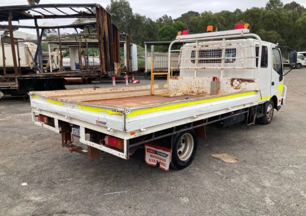 **Wrecking** 2017 Hino 300 616 - Image 17
