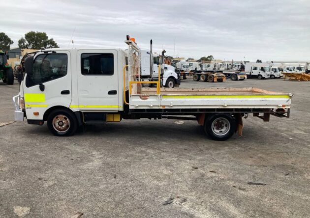 **Wrecking** 2017 Hino 300 616 - Image 22