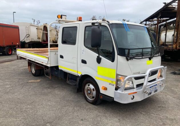 **Wrecking** 2017 Hino 300 616