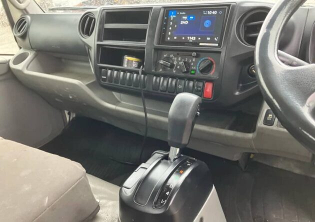** Wrecking** 2015 Hino 300 616 - Image 18