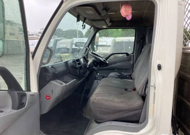 ** Wrecking** 2015 Hino 300 616 - Image 21